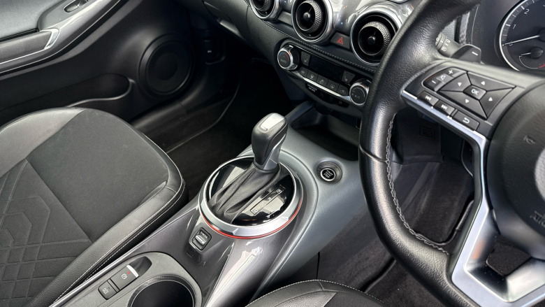 Nissan Juke 1.0 DiG-T 114 Tekna 5dr DCT Petrol Hatchback